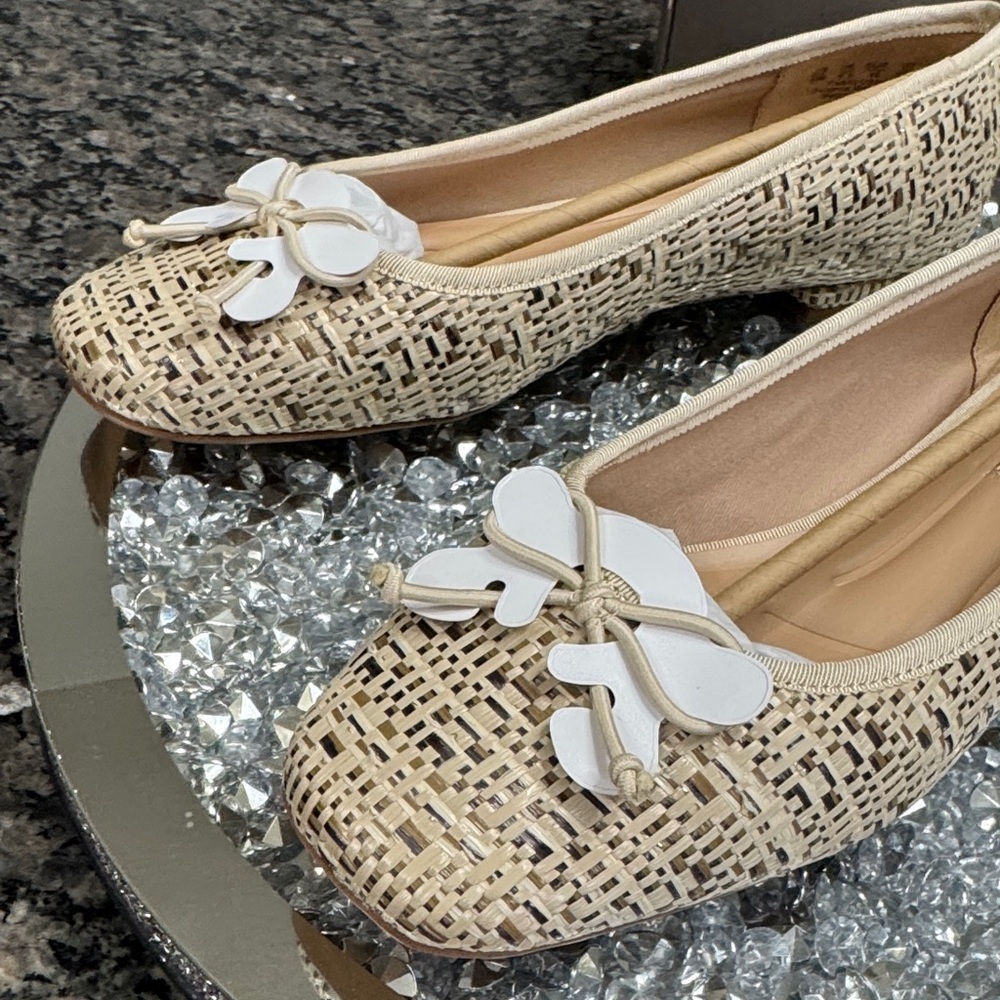 Franco Sarto Abigail Beige Woven Flats with White Bow Accents NEW 9W - Picture 13 of 14